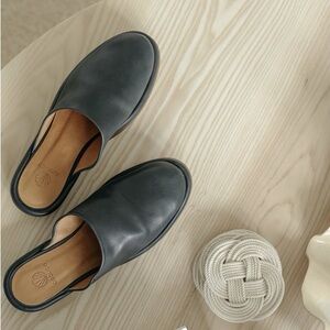 COCLICO navy Leather Mules clogs 38.5 great condition